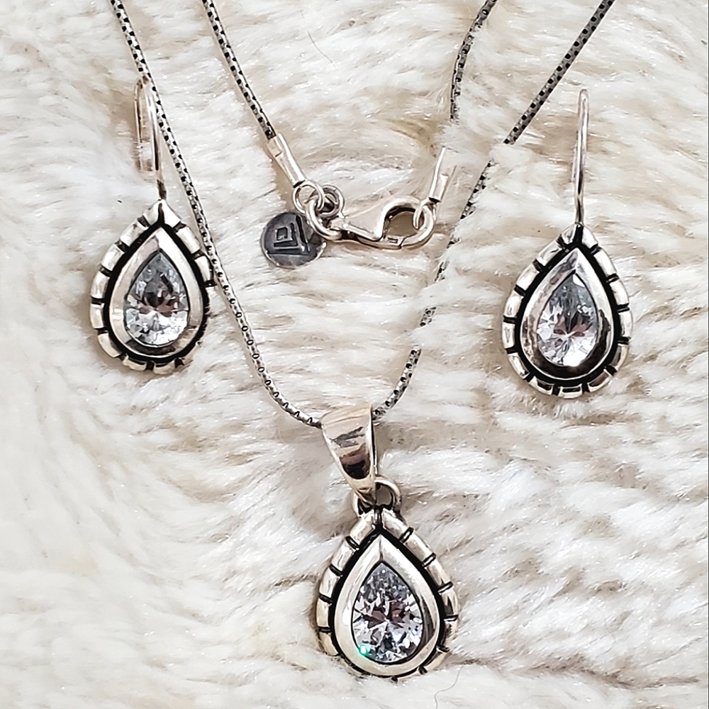 *RARE* Silpada 925 Sterling Teardrop CZ Pendant Necklace & Earrings Set - Picture 2 of 8